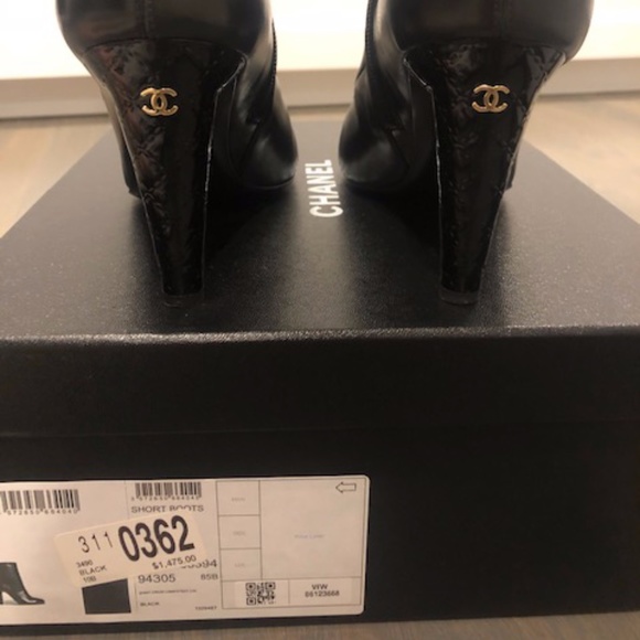 Chanel short bootie - Picture 3 of 3